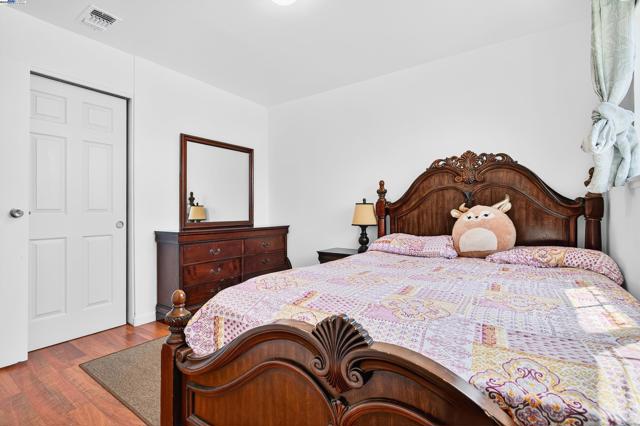 4300 Berk Ave, Richmond CA: https://media.crmls.org/mediaz/7b0d2389-9d53-4791-89a4-e4b72abfff50.jpg