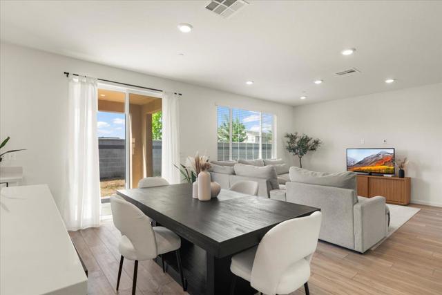 829 Crow Creek Circle, Galt CA: https://media.crmls.org/mediaz/7b0d5ff0-944c-4222-ab27-212321ecaabb.jpg
