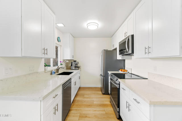 243 E Elfin Green, Port Hueneme CA: https://media.crmls.org/mediaz/7b0da22e-0281-48a0-92ec-a437268e35b2.jpg