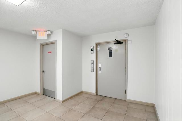 1171 Compass Lane, Foster City CA: https://media.crmls.org/mediaz/7b0e3865-8d25-4f42-9f21-f1526acdbe99.jpg