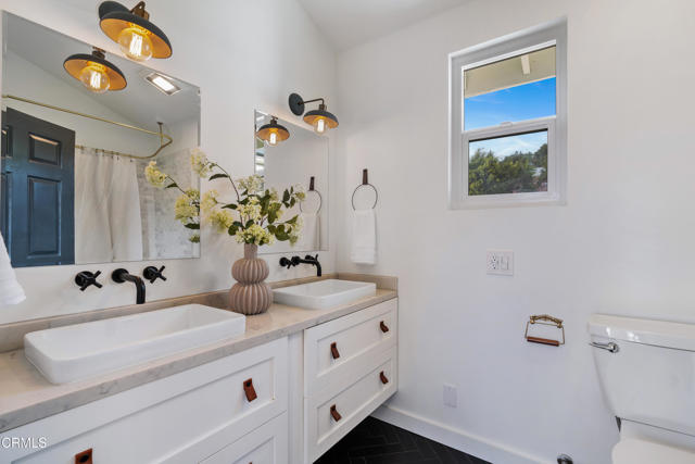 1813 N Avenue 55, Los Angeles CA: https://media.crmls.org/mediaz/7b0f034c-353b-4177-9776-6a0430870e8c.jpg