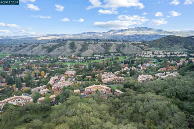 3535 Terra Granada Dr, Walnut Creek CA: https://media.crmls.org/mediaz/7b0f4733-c2fc-471a-bce4-6eb66234d2d3.jpg