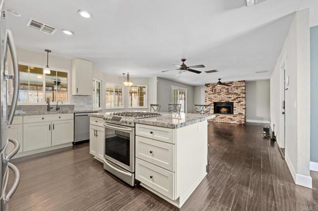 Detail Gallery Image 5 of 46 For 73853 Playa Vista Dr, Twentynine Palms,  CA 92277 - 3 Beds | 2 Baths