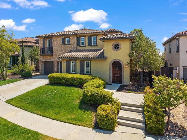 5527 Alexandrine Ct, Oceanside CA: https://media.crmls.org/mediaz/7b105e75-c053-4d29-bbab-eed81e750539.jpg