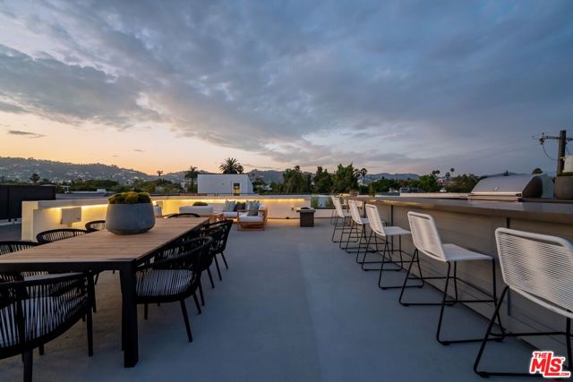 818 N Curson Avenue, Los Angeles CA: https://media.crmls.org/mediaz/7b107811-e40e-400d-826b-4b84cdf88710.jpg