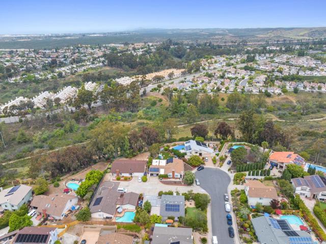 5550 La Cuenta Drive, San Diego CA: https://media.crmls.org/mediaz/7b10d6b1-c06e-4366-835e-ec2f4c44d37d.jpg