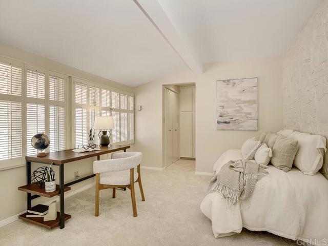 6418 Paseo Delicias, Rancho Santa Fe CA: https://media.crmls.org/mediaz/7b110fc6-e80e-4a10-bf89-ddc249ffca16.jpg