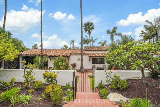 308 Sunset Drive, Encinitas CA: https://media.crmls.org/mediaz/7b115ff4-edf2-42a5-8ef9-48a57ca59dde.jpg