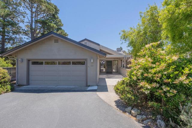 3587 Eastfield Court, Carmel CA: https://media.crmls.org/mediaz/7b11652e-ba30-4c50-9aea-a4b3a534ea1c.jpg