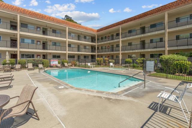 870 Park Avenue, Capitola CA: https://media.crmls.org/mediaz/7b11a2e0-fa21-4fa4-8f67-5dab353e3f74.jpg