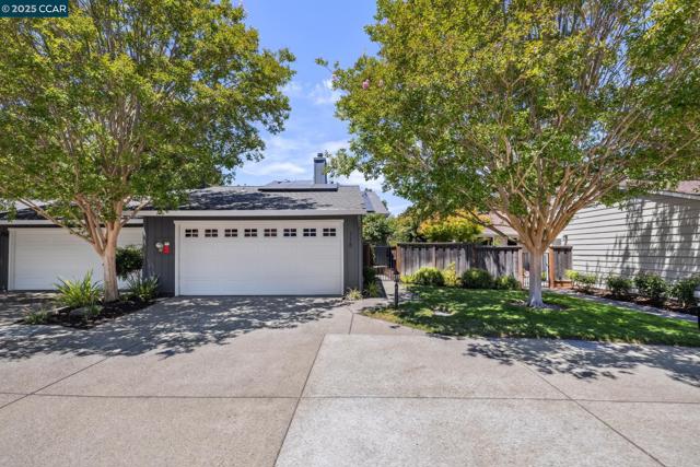 718 AUGUSTA DRIVE, Moraga CA: https://media.crmls.org/mediaz/7b123e70-5502-4aac-a999-2f8044f1124d.jpg