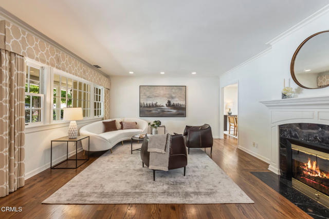 4650 Encinas Drive, La Canada Flintridge CA: https://media.crmls.org/mediaz/7b12503b-0717-4417-8666-e7628f759306.jpg