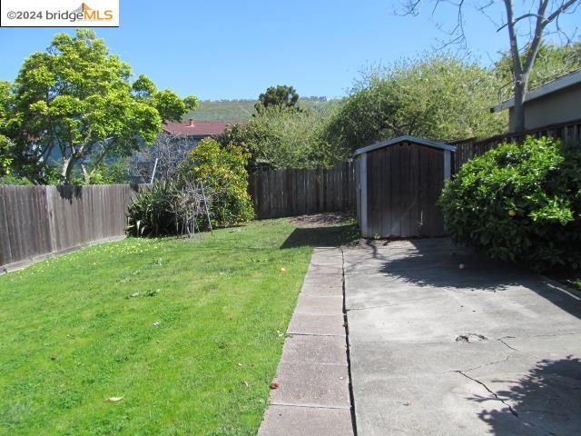 7512 Sunkist Dr, Oakland, California 94605, 3 Bedrooms Bedrooms, ,1 BathroomBathrooms,Single Family Residence,For Sale,Sunkist Dr,41072422