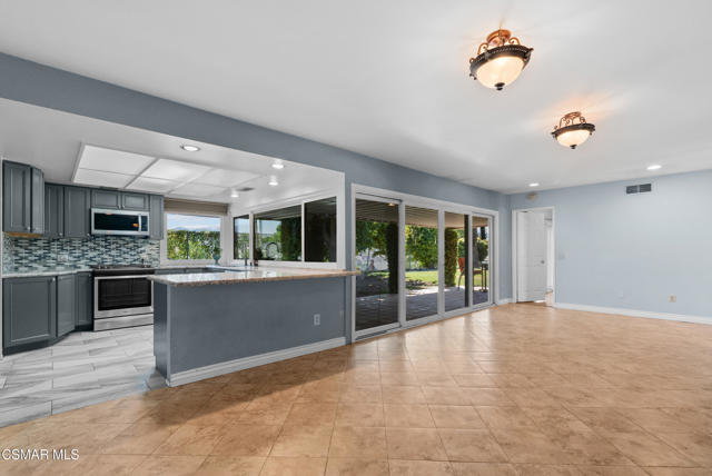 28606 Solon Avenue, Canyon Country CA: https://media.crmls.org/mediaz/7b1332b8-2670-4671-ac91-91d859d89533.jpg