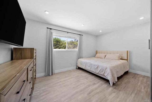 7971 Jade Coast Road, San Diego CA: https://media.crmls.org/mediaz/7b138195-ee07-415e-89bc-8de8485586aa.jpg