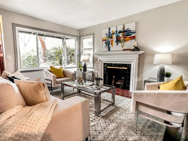 315 King Street, Redwood City CA: https://media.crmls.org/mediaz/7b14cabd-b12f-4f42-866d-db2ae4bca9f4.jpg
