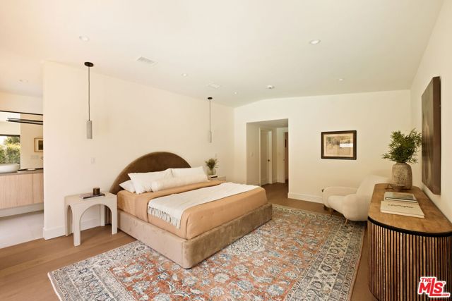7401 Costello Avenue, Van Nuys CA: https://media.crmls.org/mediaz/7b155731-1638-4176-a393-c682eec12ded.jpg