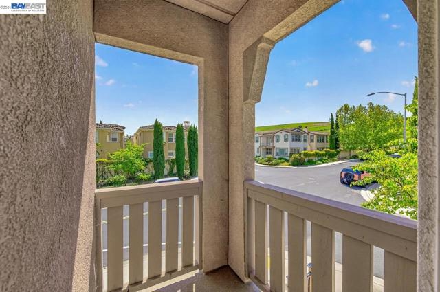 3651 Branding Iron Pl, Dublin CA: https://media.crmls.org/mediaz/7b15a17f-f2ae-425c-b398-7462ef9974e0.jpg