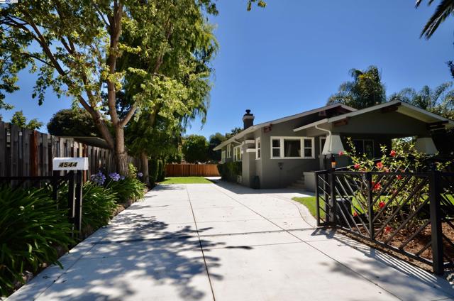 4544 Thornton Ave, Fremont CA: https://media.crmls.org/mediaz/7b15a3fd-d8fc-4b59-9c07-5c009d9faacf.jpg