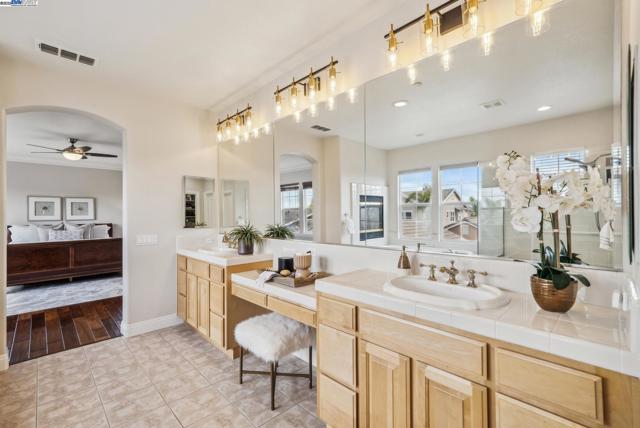 2193 Autinori Ct, Livermore CA: https://media.crmls.org/mediaz/7b15a7a8-7779-4c00-9dc7-b90eff9021ea.jpg