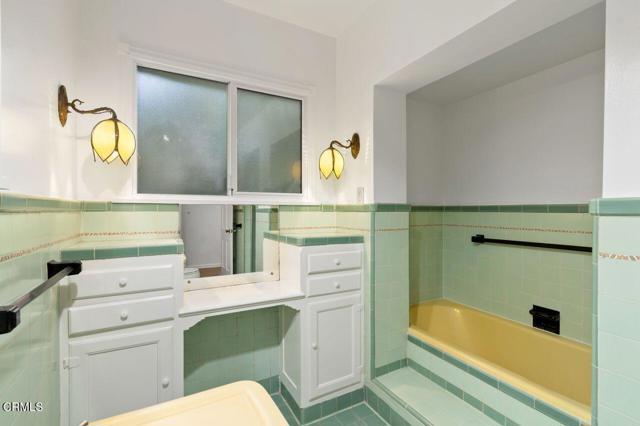 Detail Gallery Image 21 of 36 For 2009 Sierra Pl, Glendale,  CA 91208 - 2 Beds | 2 Baths