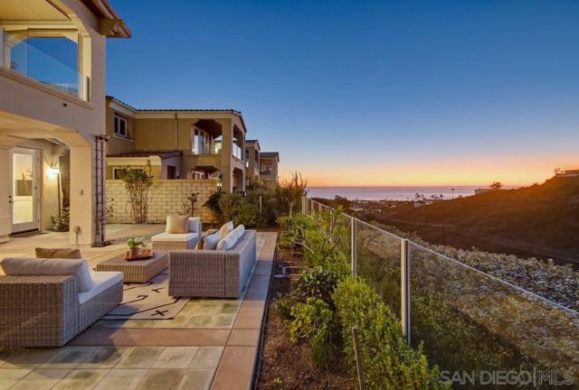 5448 Caminito Bayo, La Jolla CA: https://media.crmls.org/mediaz/7b1684ad-535c-4917-bd07-887cd7d1a49a.jpg