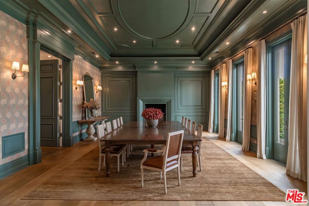 https://media.crmls.org/mediaz/7b16ea0c-5577-434b-872a-882fed3403b6.jpg?preset=X-Large