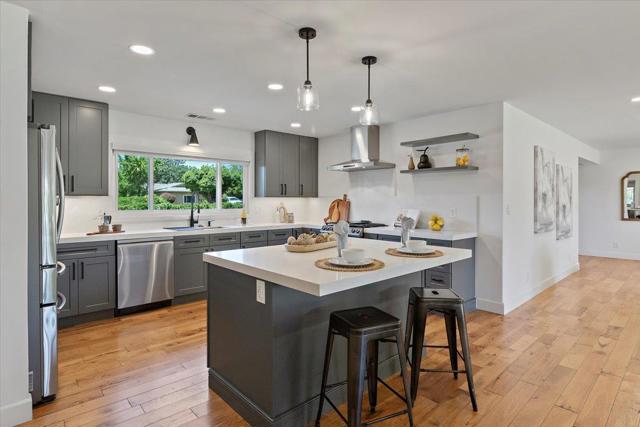 190 W San Martin Avenue, San Martin CA: https://media.crmls.org/mediaz/7b171902-bdc5-497f-9922-85b256f489fc.jpg