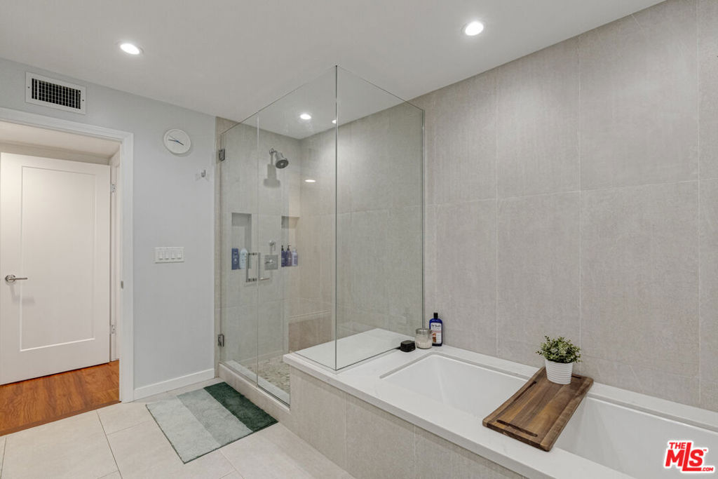 MLS #26856563 image #16