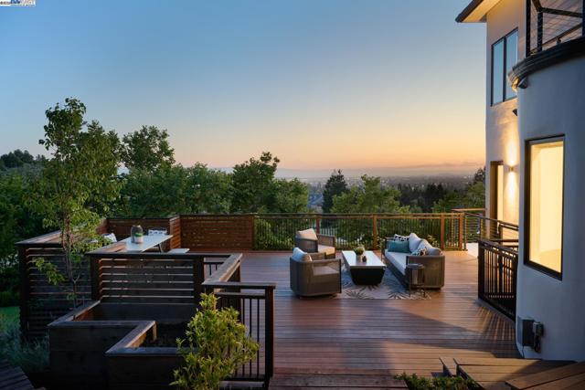 1615 Vinehill Court, Fremont CA: https://media.crmls.org/mediaz/7b173289-5f4a-4f7a-9db8-504d422f1050.jpg