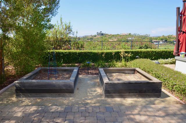 6796 St Andrews Road, Rancho Santa Fe CA: https://media.crmls.org/mediaz/7b17d1e0-7c95-4f82-a0fd-e1b75abac83f.jpg