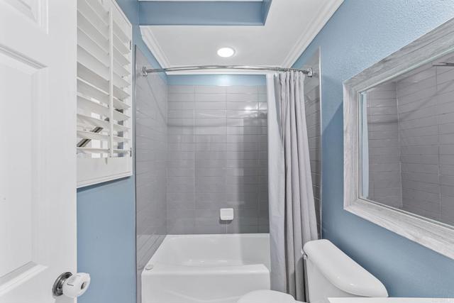 3655 Sage Canyon Drive, Encinitas CA: https://media.crmls.org/mediaz/7b17e6d1-944c-4f3d-afe4-ed2952420aa2.jpg