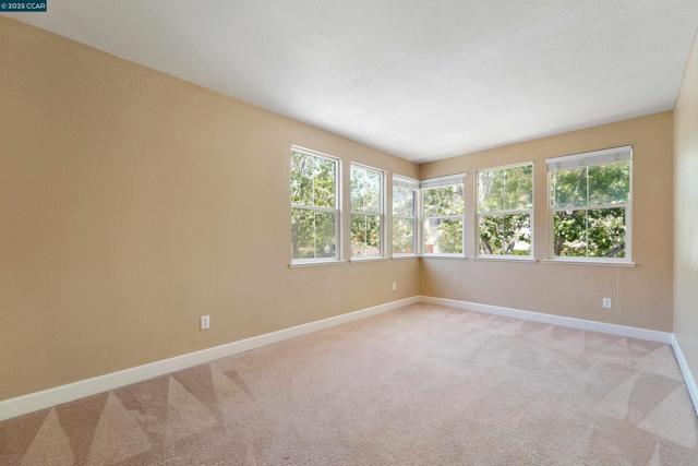 513 Lexington Dr, Vallejo CA: https://media.crmls.org/mediaz/7b18059a-1c1d-4710-ad7d-b7fa20857604.jpg