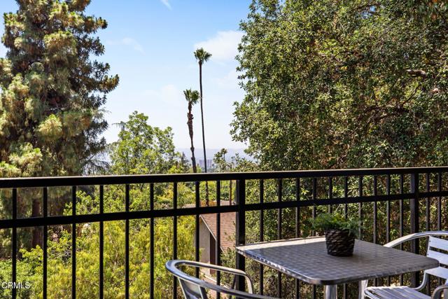 709 Wilson Court, Burbank CA: https://media.crmls.org/mediaz/7b18150d-0919-4b8e-aff3-8ef02fdb0b40.jpg