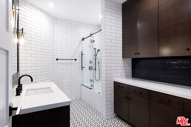 28902 Verde Mesa Lane, Malibu CA: https://media.crmls.org/mediaz/7b18201b-7c47-453e-91dd-2aa193df5f0d.jpg