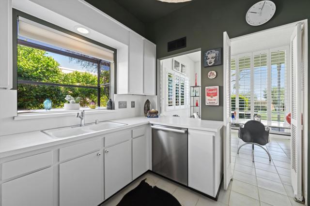 47314 Abdel Circle, Palm Desert CA: https://media.crmls.org/mediaz/7b18241c-2c26-41e7-bdc2-2d15bc7bf714.jpg