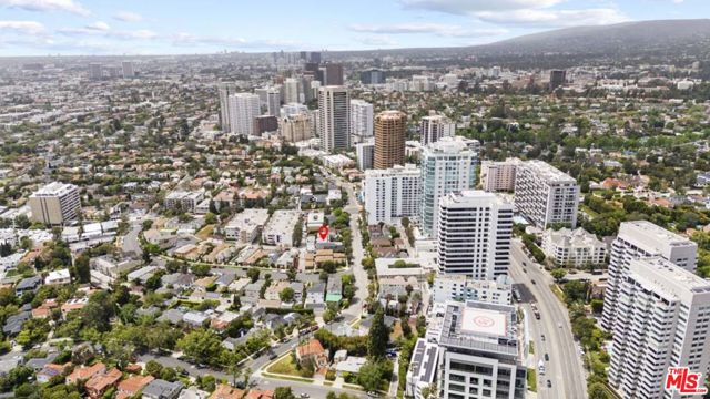 10366 Ashton Avenue, Los Angeles CA: https://media.crmls.org/mediaz/7b18d413-379a-47a8-ad75-ede1ef5e1d0c.jpg