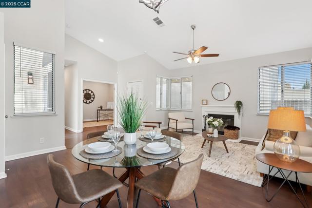 868 Clifton Way, Vacaville CA: https://media.crmls.org/mediaz/7b191f26-80d8-43e1-a4f8-08a40dd48991.jpg