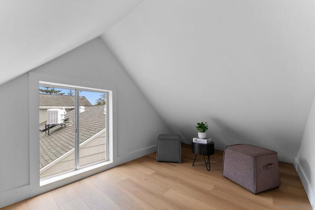 503 Rosemont St, La Jolla CA: https://media.crmls.org/mediaz/7b1962a7-20e2-4717-805d-dc584706a693.jpg