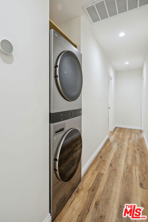 3976 Mclaughlin Avenue, Los Angeles CA: https://media.crmls.org/mediaz/7b1a108f-82cf-4a99-b167-72ad3b957a03.jpg