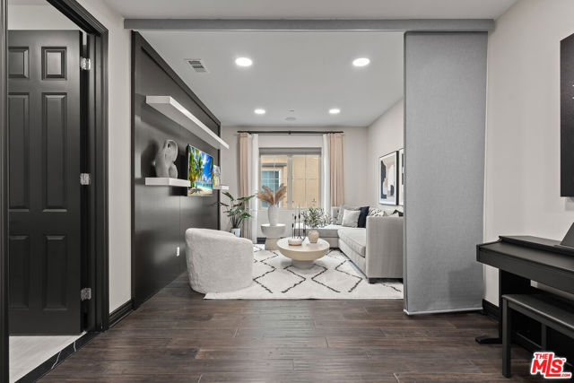 55 Suede, Irvine CA: https://media.crmls.org/mediaz/7b1a3400-60d2-499b-8306-e48adaab4fbc.jpg