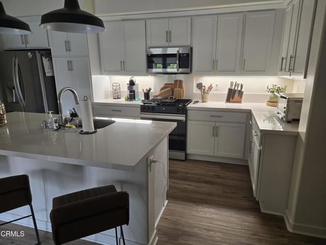 Detail Gallery Image 7 of 14 For 307 N F St #102,  Oxnard,  CA 93030 - 2 Beds | 2 Baths