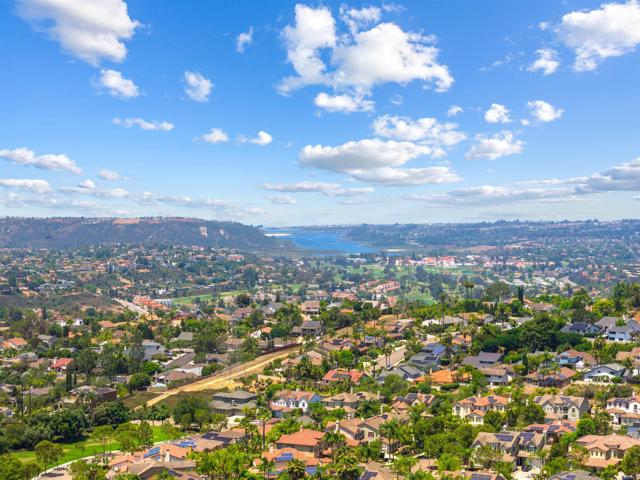 3463 Corte Fresa, Carlsbad CA: https://media.crmls.org/mediaz/7b1a80f3-a37c-466d-8c1d-f5485ec1223d.jpg
