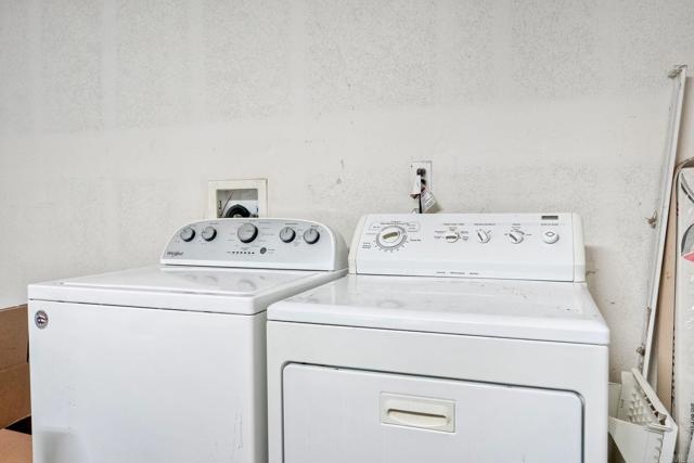 4049 Peninsula Drive, Carlsbad CA: https://media.crmls.org/mediaz/7b1a8f97-8535-41fe-bdb7-16f042615c69.jpg