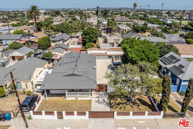519 W Elm Avenue, Inglewood CA: https://media.crmls.org/mediaz/7b1b1781-3da8-44a0-8e4d-1cfb8411dd5f.jpg