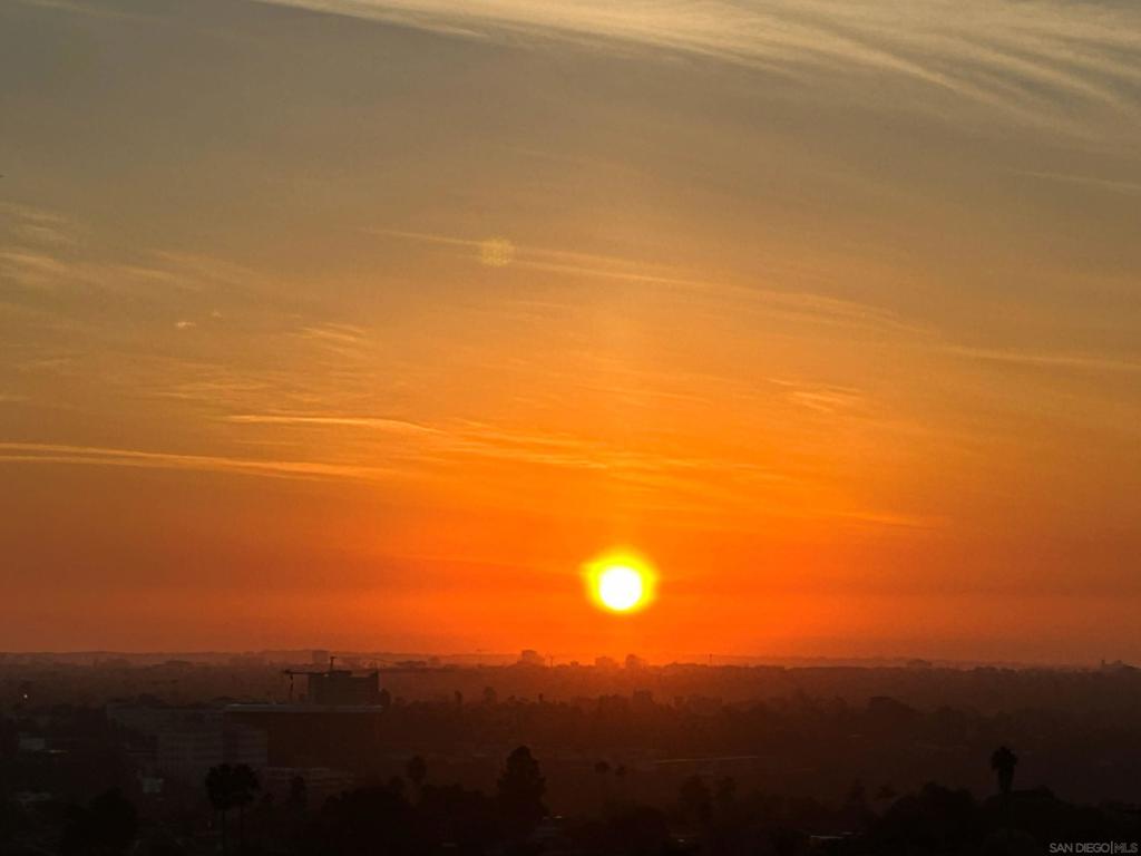 https://media.crmls.org/mediaz/7b1b9e4d-1906-4819-a16d-1ab573edf0ca.jpg?preset=X-Large