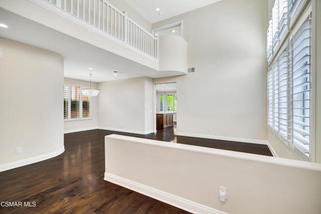 3044 Ferncrest Place, Thousand Oaks CA: https://media.crmls.org/mediaz/7b1bfcc0-1a5f-406e-881c-6868de8225d6.jpg