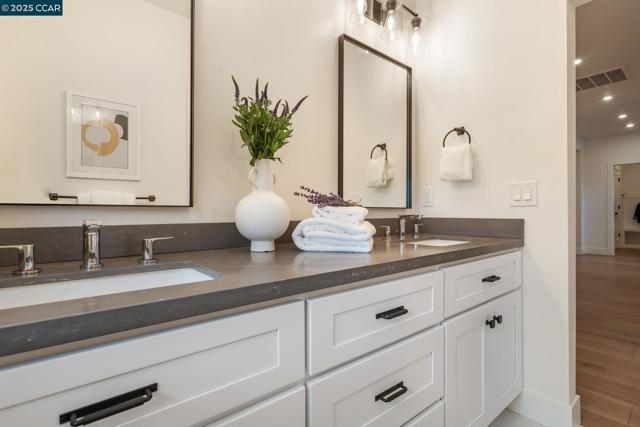 267 Valle Vista Dr, Danville CA: https://media.crmls.org/mediaz/7b1c54c6-cffe-4bcd-b831-0b1101d92d9b.jpg