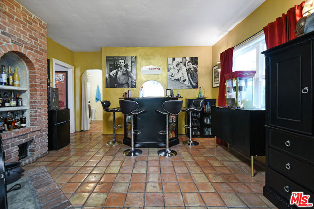 10344 Woodbridge Street, Toluca Lake CA: https://media.crmls.org/mediaz/7b1c694d-8953-4fdf-9e8b-f86612de90b0.jpg