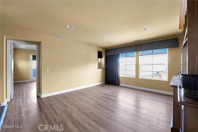 https://media.crmls.org/mediaz/7b1d2b46-f83c-465e-a9df-14156d29786c.jpg?preset=X-Large